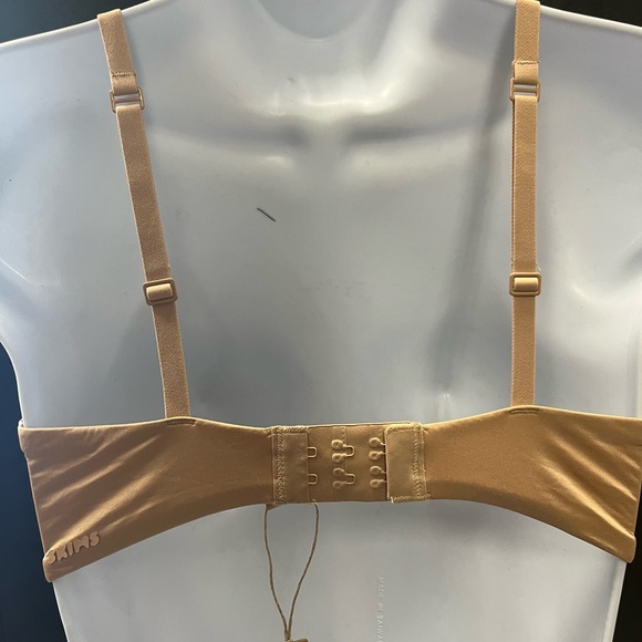 SKIMS T-shirt Demi Bra - Picture 4 of 9